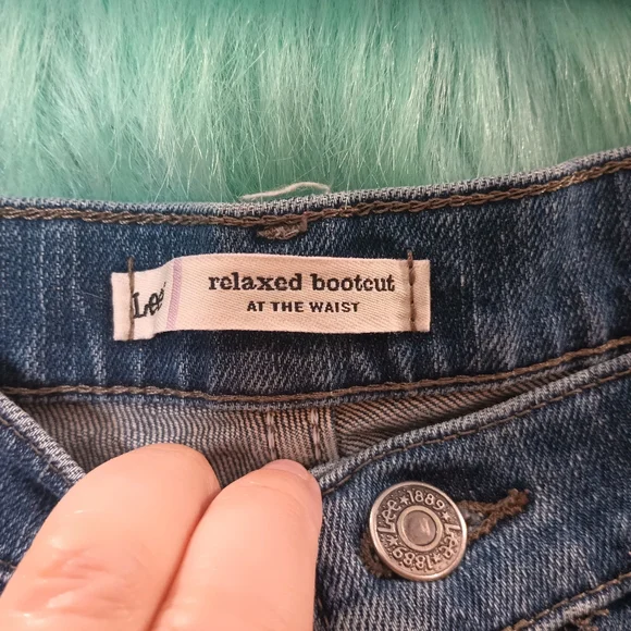 Lee Relaxed Boot Cut Jeans Size 14 Short - Picture 14 of 15